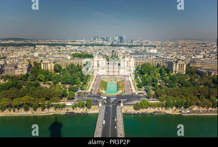 Trocadero monumement ab der zweiten Ebene von Eiffelturm, Paris, Frankreich Stockfoto