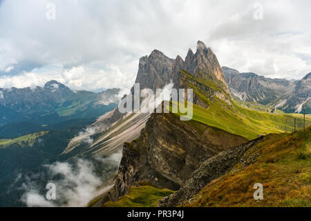 Tolle Aussicht Dolomiten von Seceda über Puez Odle Stockfoto