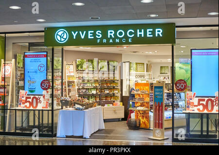 MONTREAL, KANADA - 8. SEPTEMBER 2018: Yves Rocher Boutique in Montreal. Yves Rocher ist ein Kosmetik und Beauty Marke gegründet von Yves Rocher Stockfoto