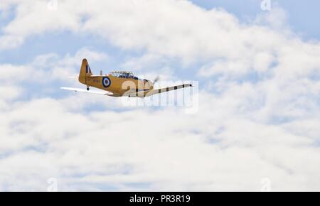 North American Harvard KF 183 Durchführen am IWM Duxford Airshow 2018 Schlacht von Großbritannien Stockfoto