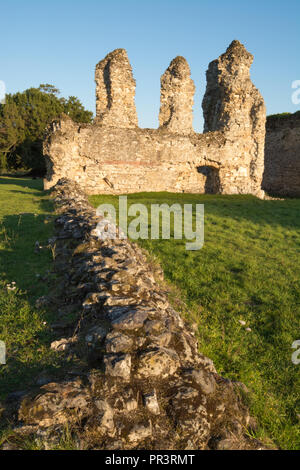 Waverley Abtei, die Ruinen der ersten Zisterzienserkloster in England gebaut (1128 gegründet) in Surrey, Großbritannien Stockfoto