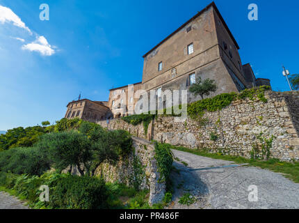 Subiaco (Italien) - ein wenig charmante mittelalterliche Stadt auf dem Berge Simbruini in Metropolitan City Gegend von Rom Stockfoto