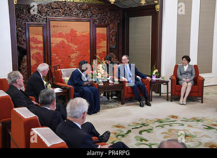 Peking, China. 29 Sep, 2018. Chinesische Vizepräsident Wang Qishan trifft sich mit Mitgliedern der InterAction Council in Peking, der Hauptstadt von China, Sept. 29, 2018. Credit: Zhang Ling/Xinhua/Alamy leben Nachrichten Stockfoto