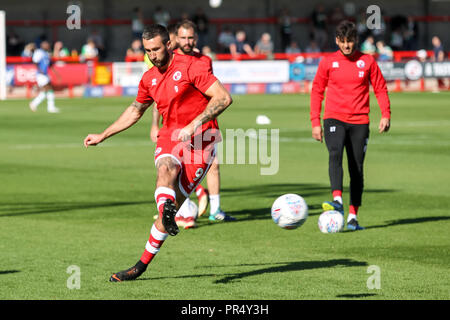 Crawley, Großbritannien. 29. September 2018. Ollie Palmer von Crawley erwärmt sich während der efl Sky Bet Liga 2 Übereinstimmung zwischen Crawley und Yeovil Town an der Checkatrade.com Stadium, Crawley in England am 29. September 2018. Foto von Ken Funken. Nur die redaktionelle Nutzung, eine Lizenz für die gewerbliche Nutzung erforderlich. Keine Verwendung in Wetten, Spiele oder einer einzelnen Verein/Liga/player Publikationen. Credit: UK Sport Pics Ltd/Alamy leben Nachrichten Stockfoto