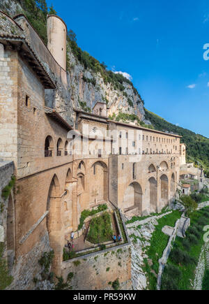 Subiaco (Italien) - ein wenig charmante mittelalterliche Stadt auf dem Berge Simbruini in Metropolitan City Gegend von Rom mit dem Kloster der Benediktiner, um Stockfoto