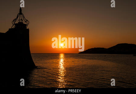 Sonnenaufgang über der Bucht von Collioure im Süden Frankreichs Stockfoto