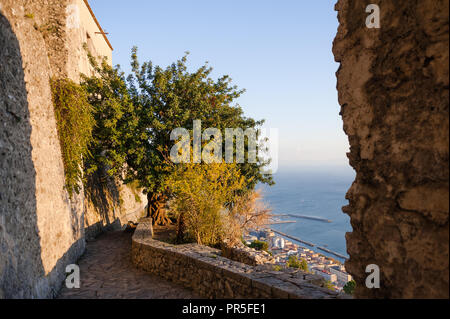 Salerno, Kampanien, Italien - Panoramablick auf den Golf von der Oberseite des Schloss Arechi Stockfoto