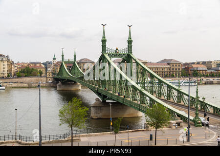 Budapest, Ungarn - 24. April Freiheit oder Freiheit Brücke über der Donau am 24. April 2018 in Budapest. Stockfoto