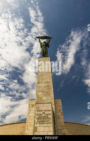 Budapest, Ungarn - 24. April Freiheit oder Freiheit Statue mit Copyspace am 24. April 2018 in Budapest. Stockfoto