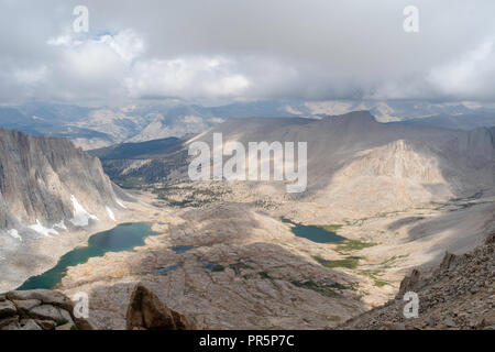 Blick über die Westseite des Mt. Whitney auf dem John Muir Trail/Pacific Crest Trail; Sequoia Kings Canyon Wilderness; Kings Canyon National Park; Sierr Stockfoto
