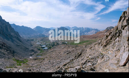 Hohe Betrachtungswinkel im Süden von pinchot Pass. John Muir Trail/Pacific Crest Trail; Sequoia Kings Canyon Wilderness; Kings Canyon National Park; Sie Stockfoto