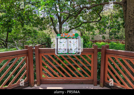 Hongkong - Juli 02, 2018: Edward Youde Voliere im Hong Kong Park Stockfoto