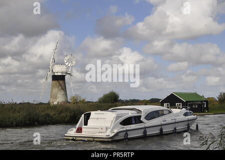 St Benet's Level Entwässerung Mühle, am Fluss Thurne, Norfolk Broads, England Großbritannien Stockfoto