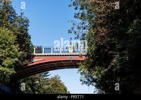 Die berühmten viktorianischen Torbogen Brücke, im Jahr 1897 die frühere John Nash Bridge zu ersetzen, Durchführung Hornsey Lane über Archway Road, London, UK Stockfoto