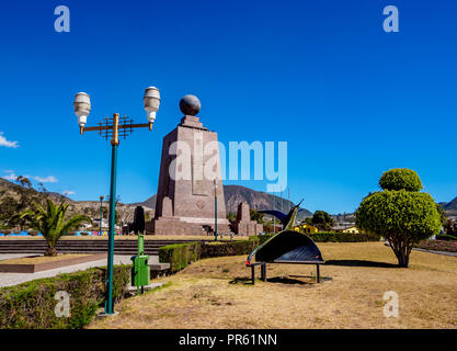 Denkmal für den Äquator, Ciudad Mitad del Mundo, die Mitte der Welt Stadt, Provinz Pichincha, Ecuador Stockfoto