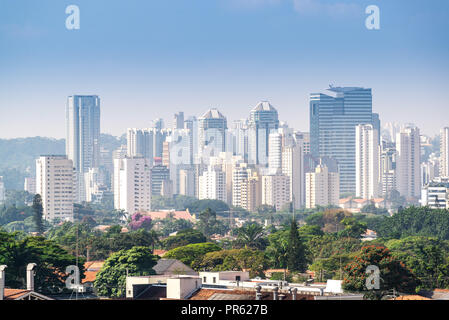 Anzeigen von Sao Paulo City die größte Stadt in Brasilien finanzieren Stockfoto