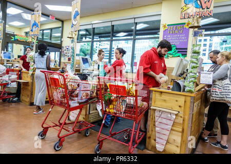 Miami Florida, Trader Joe's Supermarkt Lebensmittelgeschäft Lebensmittel, innen, Shopping Shopper Shopper Shop Geschäfte Markt Märkte Marktplatz Kauf Selli Stockfoto