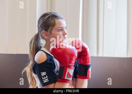 Mädchen und Frauen Boxtraining Stockfoto