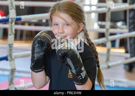 Mädchen und Frauen Boxtraining Stockfoto