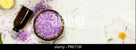 Purple Peony Bad Salzmischung für Spa und Aromatherapie Hintergrund Stockfoto