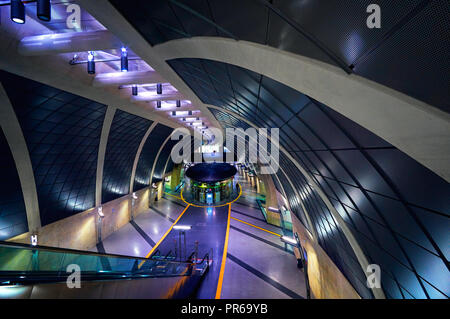 Innerhalb der U-Bahnstation Heumarkt in Köln Koeln Stockfoto