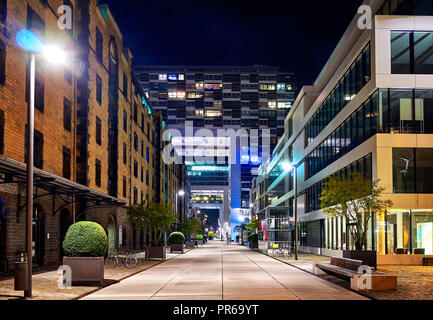 Rheinauhafen moderne Gebäude in Köln bei Nacht Stockfoto