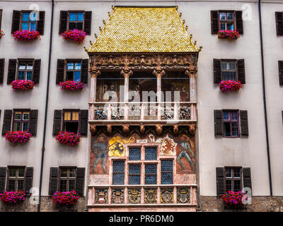 Detail der berühmten Goldenen Dachl in Innsbruck, Österreich. Stockfoto