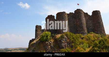 Die Festung Amberd an den Hängen des Mt. Aragats im XI-XIII der Jahrhunderte gebaut, Armenien Stockfoto