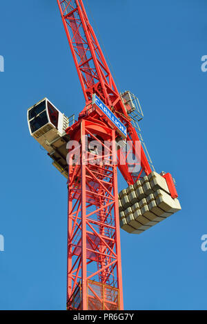 Red Carillion Turmdrehkran, London, Vereinigtes Königreich Stockfoto