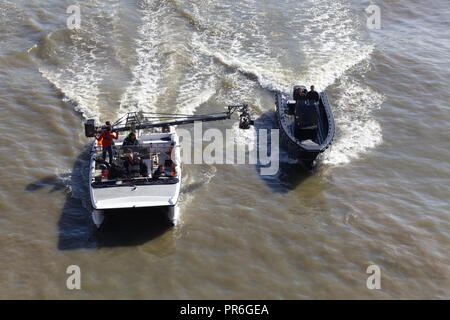 Dreharbeiten in London, Speed Boot auf der Themse in London Stockfoto