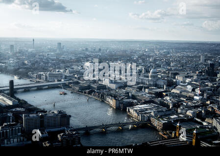 Ansicht der Stadt von London an einem bewölkten Frühling Nachmittag. Stockfoto