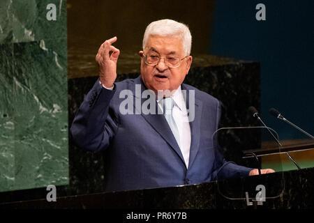 Mahmoud Abbas, Präsident des Staates Palästina und die Palästinensische Autonomiebehörde beobachtet, als er bei der Generalversammlung der Vereinten Nationen Allgemeine Aussprache bei den Vereinten Nationen in New York City. Stockfoto