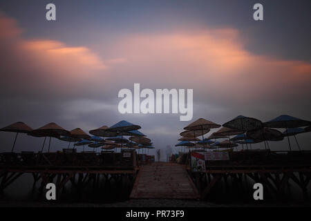 Pier in Ägäis Stockfoto