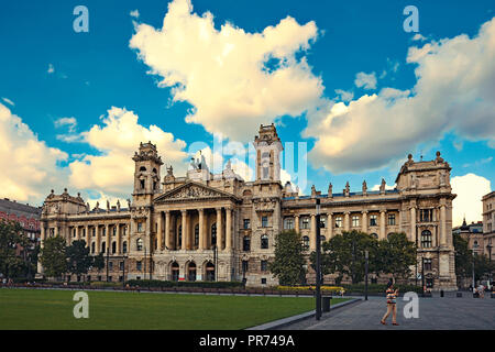 Hungarian National Museum für Ethnographie, aka Neprajzi Muzeum, an der Kossuth Lajos Platz in Budapest, Ungarn, Europa. Ansicht von vorn Stockfoto