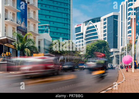 Kigali, Ruanda - September 20, 2018: Morgen den Verkehr in Kigali Stadtzentrum Stockfoto