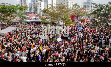 Sao Paulo, Brasilien. 29 Sep, 2018. Frauen gehen auf die Straße heute Samstag nachmittag, 29, in einer Kundgebung gegen den Präsidentschaftskandidaten Jair Bolsonaro (PSL). Die Frauen, die gegen den Bolsonaro Bewegung brachte Millionen von Anhängern auf die sozialen Netze in Brasilien und der Welt durch den Hashtag #EleNÃ £ o. Credit: Dario Oliveira/ZUMA Draht/Alamy leben Nachrichten Stockfoto