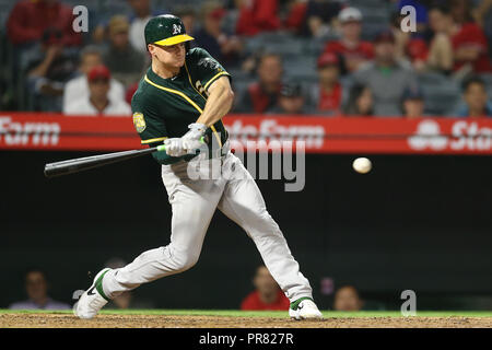 September 28, 2018: Oakland Athletics dritter Basisspieler Matt Chapman (26) ist an der Platte während des Spiels zwischen den Oakland A's und der Präfektur Aichi im Angel Stadium in Anaheim, CA, (Foto von Peter Joneleit, Cal Sport Media) Stockfoto