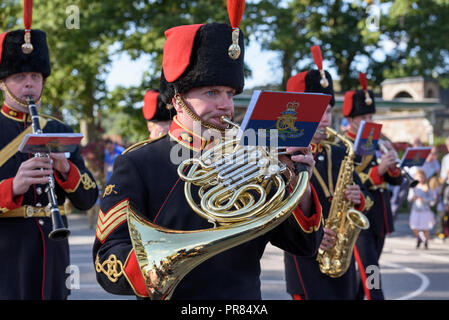 Longleat, Wiltshire, UK. 29. September 2018. Die britischen Streitkräfte Besucher Longleat, Wiltshire, UK unterhalten während der jährlichen militärischen spektakulär, die sich über das Wochenende von Samstag Platz 29. bis Sonntag, den 30. September 2018 stattfand. Credit: Alison Eckett/Alamy Leben Nachrichten. Stockfoto