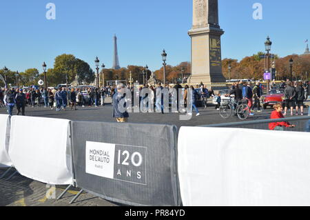 Paris, Frankreich. 30. September 2018. Oldtimer Parade in Paris, Frankreich, Place de la Concorde, 10 Uhr. (Es ist Teil der Paris Motor Show). ALPHACIT NEWIM/Alamy leben Nachrichten Stockfoto