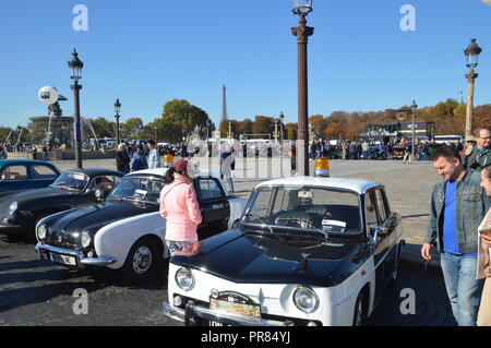 Paris, Frankreich. 30. September 2018. Oldtimer Parade in Paris, Frankreich, Place de la Concorde, 10 Uhr. (Es ist Teil der Paris Motor Show). ALPHACIT NEWIM/Alamy leben Nachrichten Stockfoto