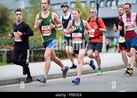 Nottingham, UK. 30. September 2018: Nottingham Ikano Halbmarathon fand heute eine schnelle, flache Kurs rund um die Stadt Nottingham Schlichten am Vicotria Böschung. Credit: Ian Francis/Alamy leben Nachrichten Stockfoto