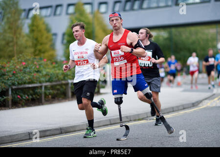 Nottingham, UK. 30. September 2018: Nottingham Ikano Halbmarathon fand heute eine schnelle, flache Kurs rund um die Stadt Nottingham Schlichten am Vicotria Böschung. Richard Whitehead olympischer Athlet MBE. Credit: Ian Francis/Alamy leben Nachrichten Stockfoto