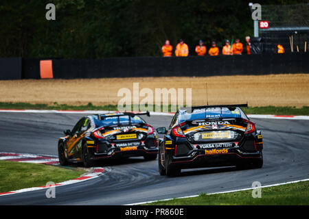 Longfield, Kent, UK, 30. September 2018. BTCC Rennfahrer Matt Neal und Halfords Yuasa Honda Racing während der Dunlop MSA British Touring Car Championship in Brands Hatch Grand Prix Circuit. Foto: Gergo Toth/Alamy leben Nachrichten Stockfoto