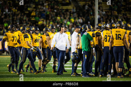 Oklahoma Memorial Stadium. 29 Sep, 2018. CA USA Kalifornien Haupttrainer Justin Wilcox während der NCAA Football Spiel zwischen Oregon Enten und die Kalifornien goldenen Bären 24-42 an der California Memorial Stadium verloren. Thurman James/CSM/Alamy leben Nachrichten Stockfoto