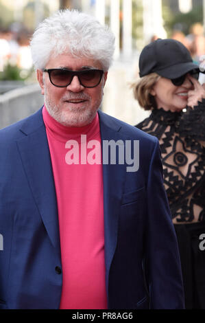 San Sebastian, Spanien. 28 Sep, 2018. Pedro Almodovar und Mercedes Moran bei der Premiere von "Der Engel/El Angel' an der 66th San Sebastian International Film Festival / Festival Internacional de Cine de San Sebastián am Theater Victoria Eugenia. San Sebastian, 28.09.2018 | Verwendung der weltweiten Kredit: dpa/Alamy leben Nachrichten Stockfoto