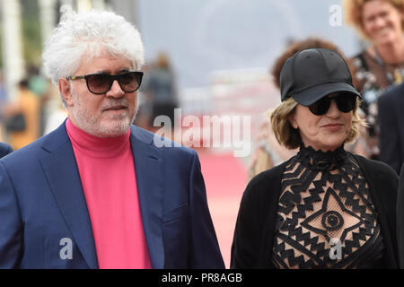 San Sebastian, Spanien. 28 Sep, 2018. Pedro Almodovar und Mercedes Moran bei der Premiere von "Der Engel/El Angel' an der 66th San Sebastian International Film Festival / Festival Internacional de Cine de San Sebastián am Theater Victoria Eugenia. San Sebastian, 28.09.2018 | Verwendung der weltweiten Kredit: dpa/Alamy leben Nachrichten Stockfoto