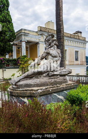 Achilleion Palast, Korfu, Griechenland - 24 August, 2018: die Skulptur des sterbenden Achilles in Achilleion Palast Korfu Stockfoto