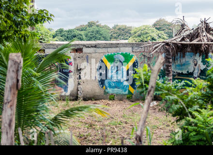 Ein wandbild Hommage an Bob Marley malte auf eine Wand. Stockfoto