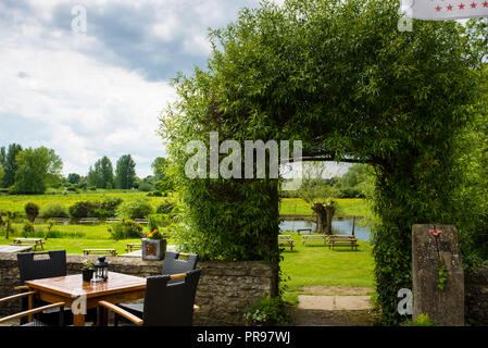 Die Victoria Arms entlang des River Cherwell, auch bekannt als Schauplatz im beliebten Detektivdrama Inspector Morse. Stockfoto