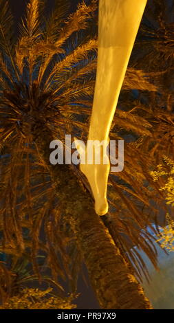 Giraffe Skulptur in einer Nacht Umwelt Stockfoto